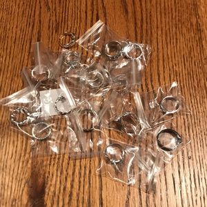 One Douce ring set; 17 rings